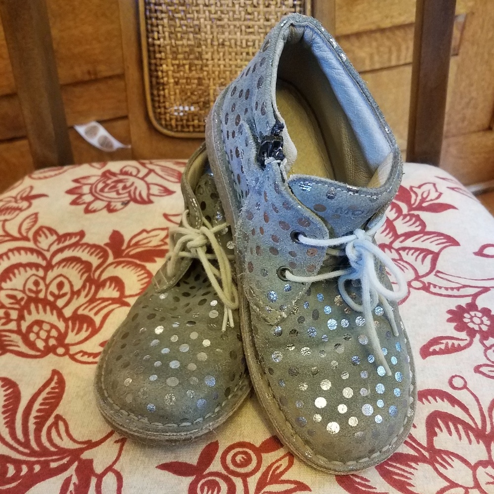 Size 12 Momino foil dot booties